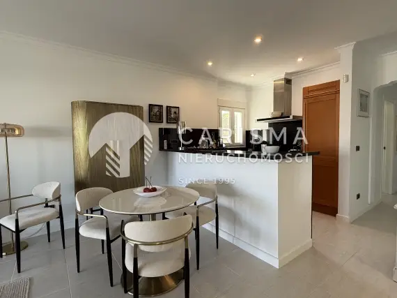 (31) Apartament z widokiem na morze na terenie zamkniętego osiedla w Benissa