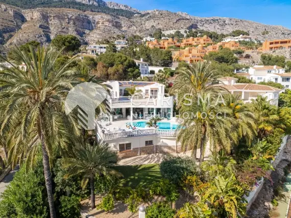 (57) Ekskluzywna willa z widokiem na morze na Costa Blanca z tarasem, basenem i apartamentem