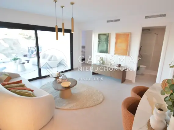 (8) Nowa inwestycja w trakcie budowy - nowoczesne apartamenty w Villajoyosa