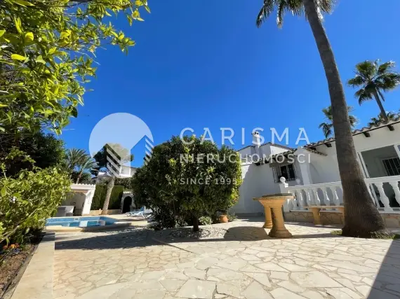(10) Urokliwa willa w stylu śródziemnomorskim – Moraira (Pla de Mar), blisko plaży El Portet