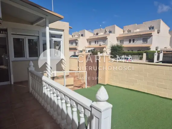 Ładny dom w zabudowie bliźniaczej w Playa Flamenca, Orihuela Costa 1