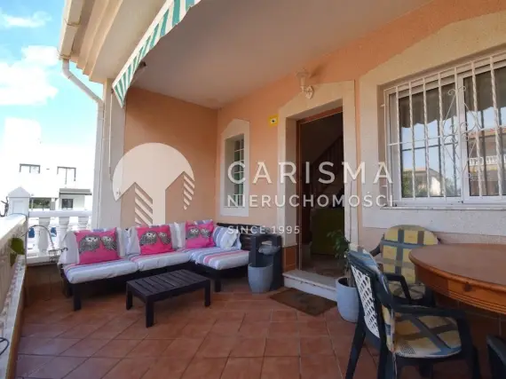 (7) Narożny dom szeregowy Los Balcones 3 sypialnie ogród parking basen wspólny Costa Blanca Południe