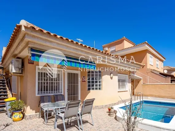 Willa z prywatnym basenem i solarium w Punta Prima Costa Blanca blisko morza i golfa 1