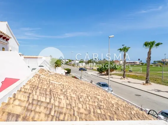 (50) Dom z widokiem na morze i tarasem dachowym w Punta Prima blisko plaży Costa Blanca