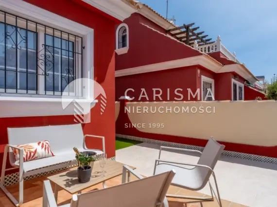 (10) Odnowiona willa bliźniacza z tarasem i basenem wspólnym PAU 26 Villamartin Costa Blanca