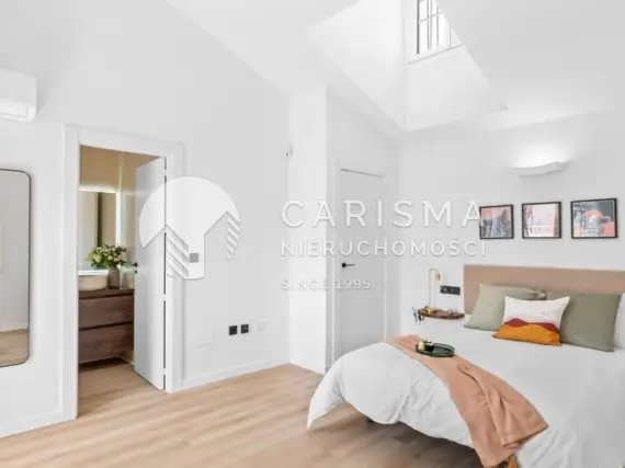 (16) Odnowiona willa bliźniacza z tarasem i basenem wspólnym PAU 26 Villamartin Costa Blanca