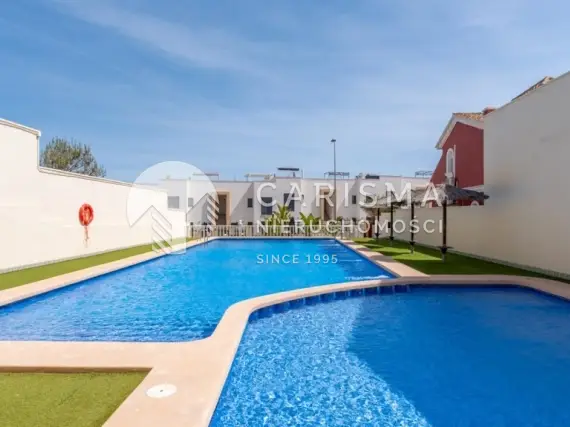 (33) Odnowiona willa bliźniacza z tarasem i basenem wspólnym PAU 26 Villamartin Costa Blanca