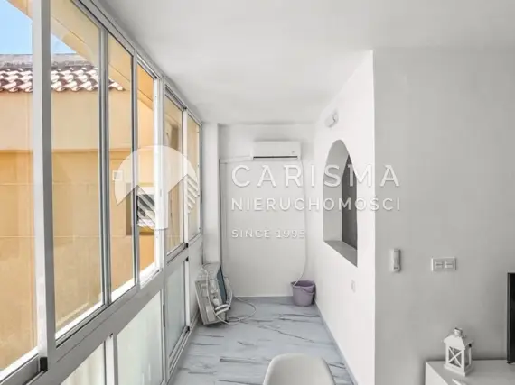 (15) Odnowiony apartament z widokiem na morze 50 m od plaży Punta Prima Costa Blanca