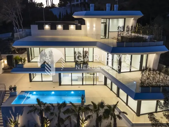 (75) Luksusowa willa z panoramicznym widokiem na morze i przybrzeżne miasteczka, Altea