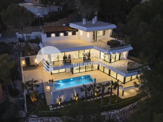 (77) Luksusowa willa z panoramicznym widokiem na morze i przybrzeżne miasteczka, Altea