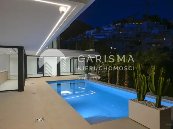 (87) Luksusowa willa z panoramicznym widokiem na morze i przybrzeżne miasteczka, Altea