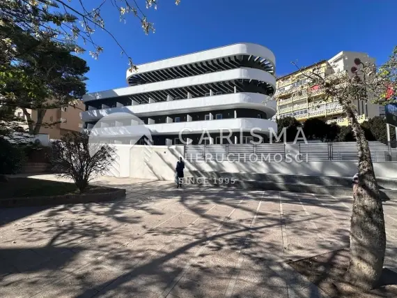 (6) Projekt hotelowy w centrum Torremolinos z 60 pokojami, restauracją i parkingiem podziemnym