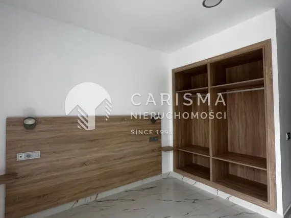 (17) Projekt hotelowy w centrum Torremolinos z 60 pokojami, restauracją i parkingiem podziemnym