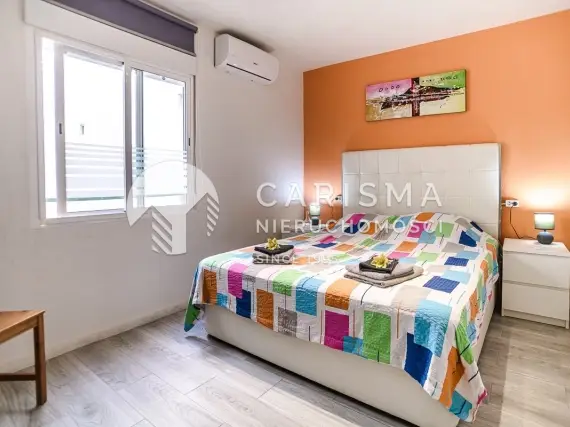 (13) Wyremontowany apartament blisko morza w Torrevieja z tarasem i bocznym widokiem na morze