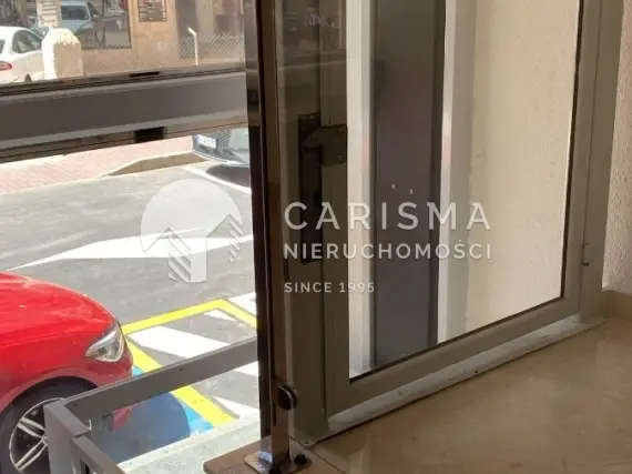 (20) Wyremontowany apartament blisko morza w Torrevieja z tarasem i bocznym widokiem na morze
