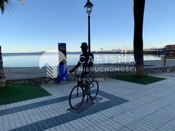 (16) Piękne, nowoczesne wille w budowie, tylko 100 m od plaży w Los Alcazares na Costa Calida
