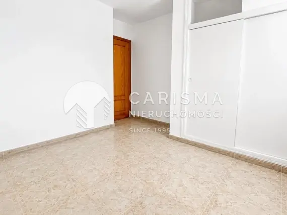 (15) Szeregowiec w Playa Flamenca – odnowione wnętrza, taras dachowy, parking i blisko plaż