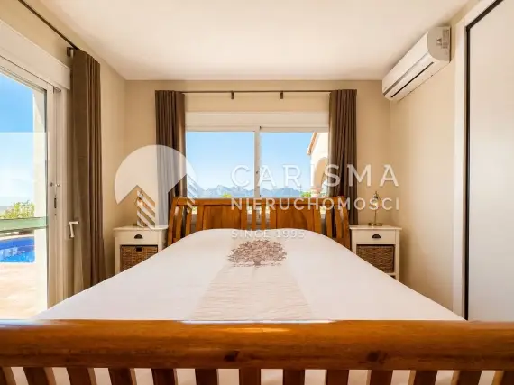 (22) Willa z panoramicznym widokiem na morze i góry, prywatnym basenem oraz 5 sypialniami – Altea