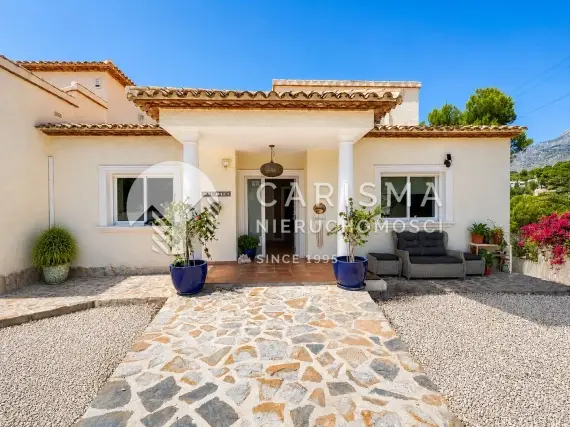 (26) Willa z panoramicznym widokiem na morze i góry, prywatnym basenem oraz 5 sypialniami – Altea