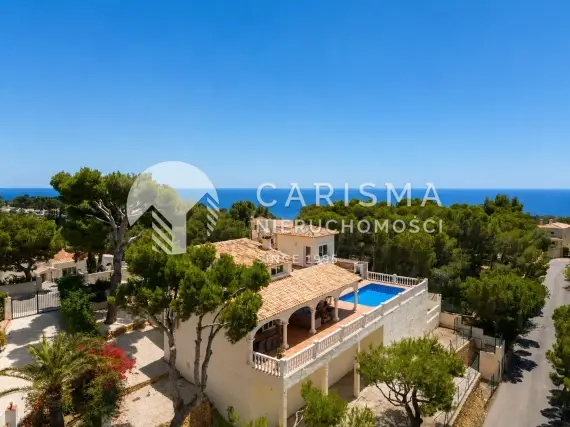 (29) Willa z panoramicznym widokiem na morze i góry, prywatnym basenem oraz 5 sypialniami – Altea