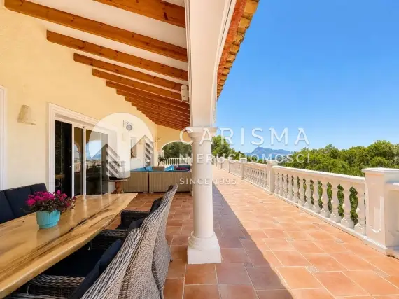 (38) Willa z panoramicznym widokiem na morze i góry, prywatnym basenem oraz 5 sypialniami – Altea