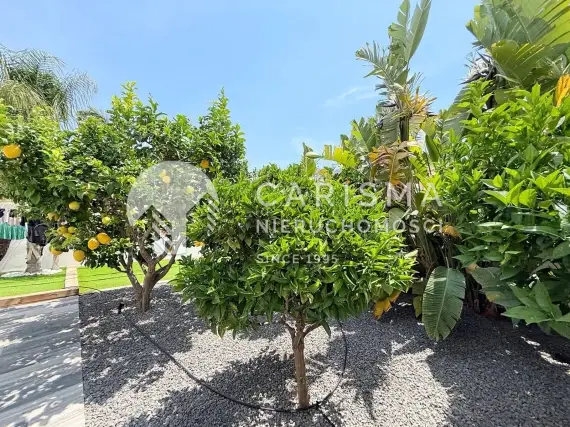 (12) Elegancka willa z basenem, ogrodem i instalacją fotowoltaiczną – Calpe, Costa Blanca