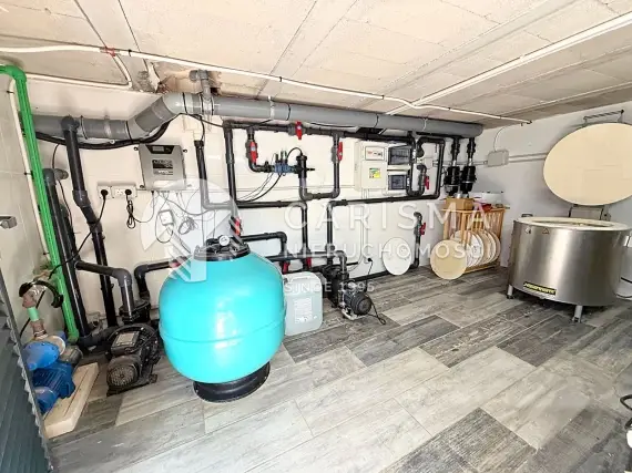 (14) Elegancka willa z basenem, ogrodem i instalacją fotowoltaiczną – Calpe, Costa Blanca