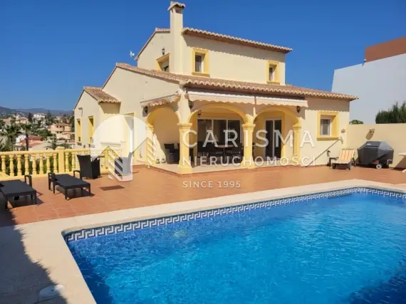 Urocza willa w pobliżu wszelkich dogodności w Calpe 1