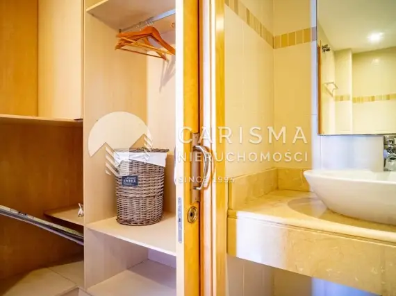 (16) Apartament z tarasem i widokiem na góry w Montemar, Benissa – baseny, garaż i komórka