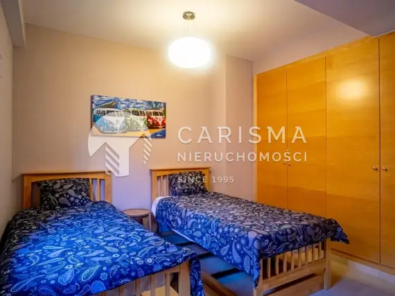 (18) Apartament z tarasem i widokiem na góry w Montemar, Benissa – baseny, garaż i komórka
