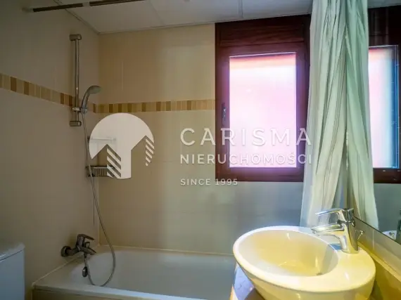(19) Apartament z tarasem i widokiem na góry w Montemar, Benissa – baseny, garaż i komórka