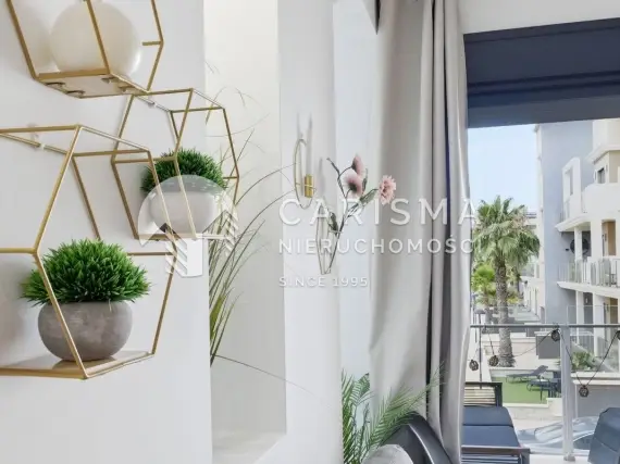 (21) Nowoczesny apartament w Orihuela Costa z tarasem, basenem i wyposażeniem, La Zenia
