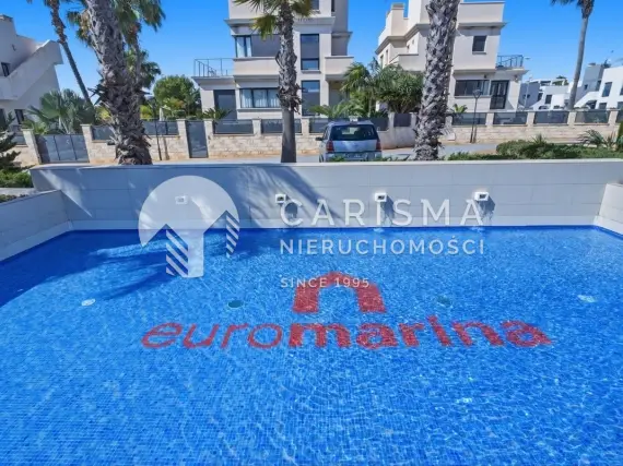 (36) Nowoczesny apartament w Orihuela Costa z tarasem, basenem i wyposażeniem, La Zenia