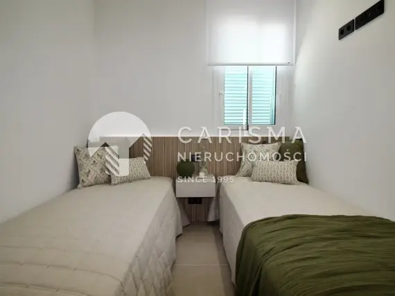 (14) Nowe bungalowy w Pilar de la Horadada z parkingiem i tarasem dachowym na Costa Blanca