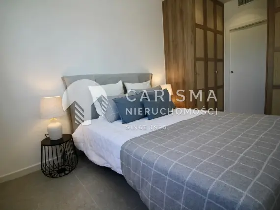 (37) Nowe bungalowy w Pilar de la Horadada z parkingiem i tarasem dachowym na Costa Blanca