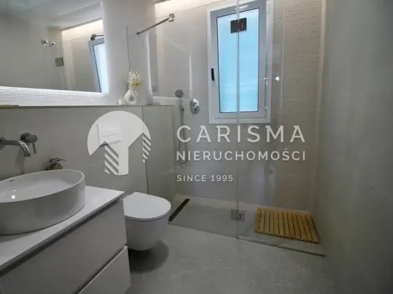 (39) Nowe bungalowy w Pilar de la Horadada z parkingiem i tarasem dachowym na Costa Blanca