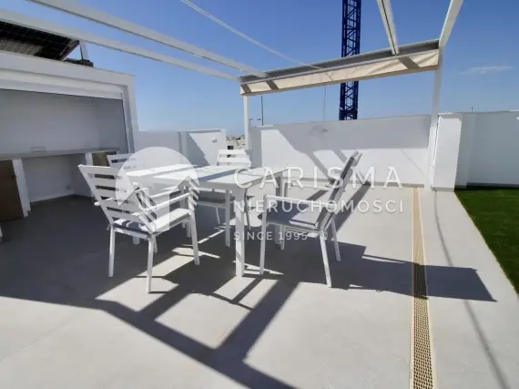 (46) Nowe bungalowy w Pilar de la Horadada z parkingiem i tarasem dachowym na Costa Blanca