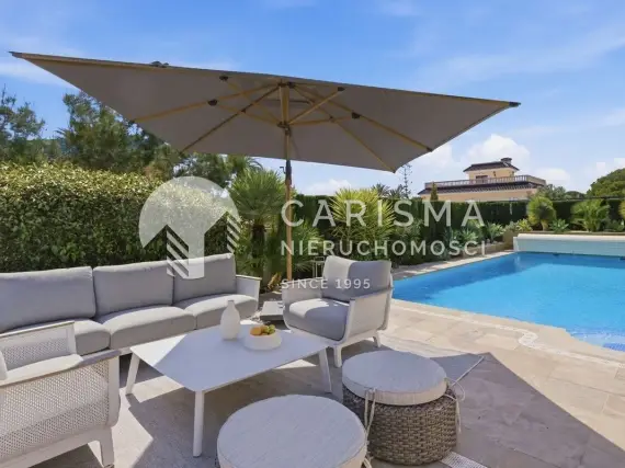 (94) Luksusowa willa przy plaży w La Zenia z widokiem na morze, basenem i tarasem dachowym
