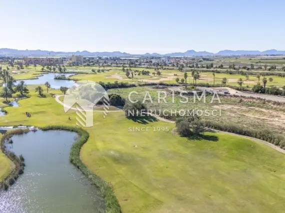 (11) Apartamenty przy Serena Golf z widokiem na morze, tarasami i ogrodami w Los Alcázares
