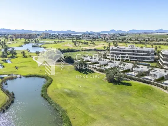 (12) Apartamenty przy Serena Golf z widokiem na morze, tarasami i ogrodami w Los Alcázares
