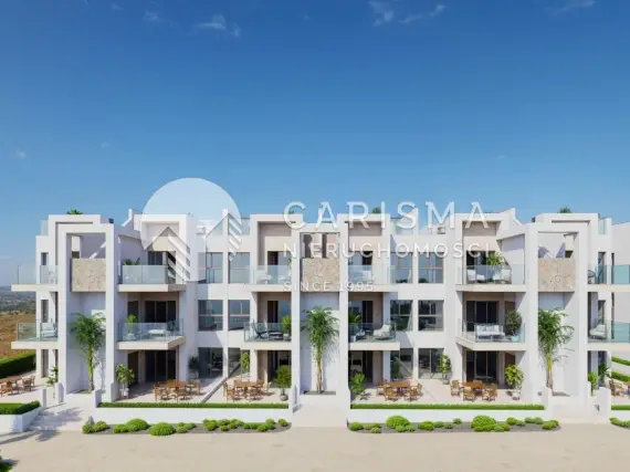 (36) Apartamenty przy polu golfowym blisko morza i Los Alcázares – baseny, SPA i siłownia w Hiszpanii
