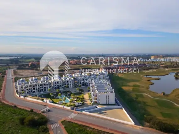 (42) Apartamenty przy polu golfowym blisko morza i Los Alcázares – baseny, SPA i siłownia w Hiszpanii