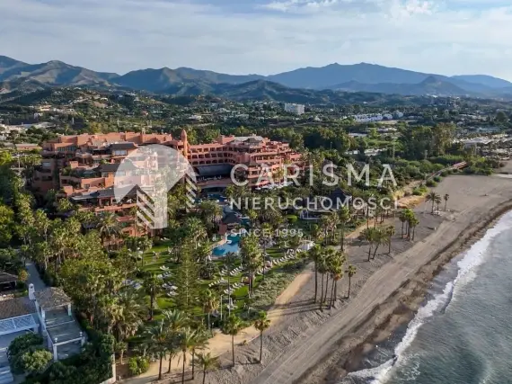 (32) Luksusowy apartament w 5* hotelu, w pierwszej linii brzegowej, Estepona, Costa del Sol