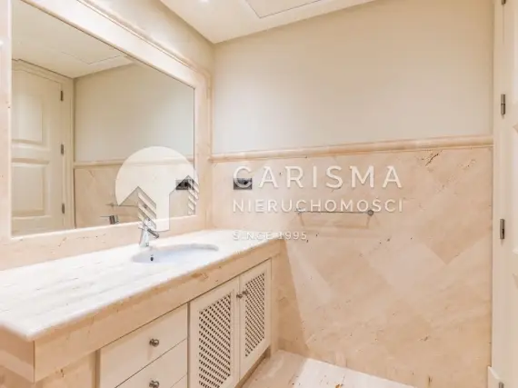 (7) Luksusowy apartament w pierwszej linii brzegowej, Estepona, Costa del Sol