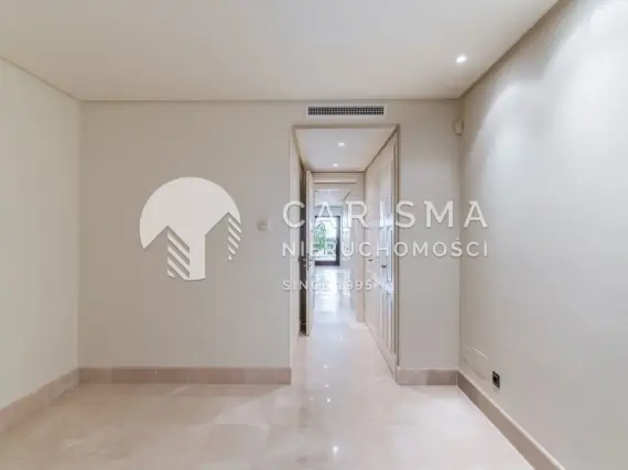 (11) Luksusowy apartament w pierwszej linii brzegowej, Estepona, Costa del Sol
