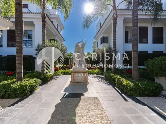 (23) Luksusowy apartament w pierwszej linii brzegowej, Estepona, Costa del Sol
