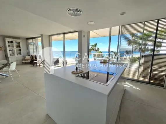 (4) Luksusowy apartament w pierwszej linii brzegowej, Estepona, Costa del Sol