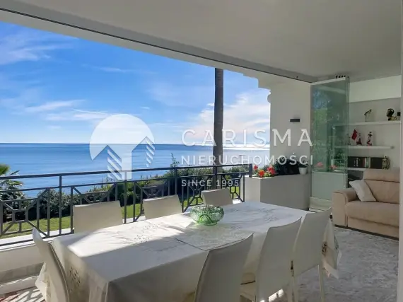 Luksusowy apartament w pierwszej linii brzegowej w Esteponie na Costa del Sol 1