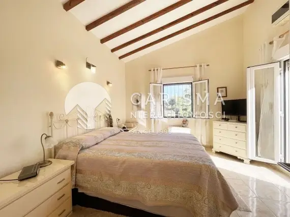 (22) Odremontowana willa w La Fustera, Benissa