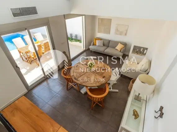(11) Nowoczesny townhouse z basenem i tarasem dachowym w Aguas Nuevas, Torrevieja